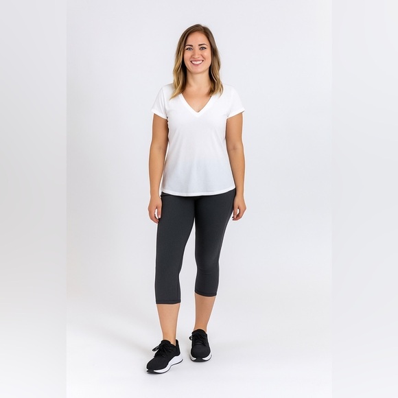 Under Armour Gray Capri Leggings Size S - Picture 1 of 6